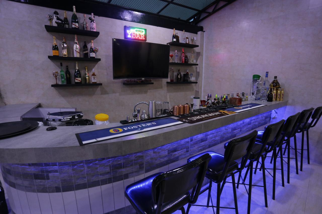 Halfway House Hostel Mactan Cebu Airport Lapu-Lapu City Exterior foto